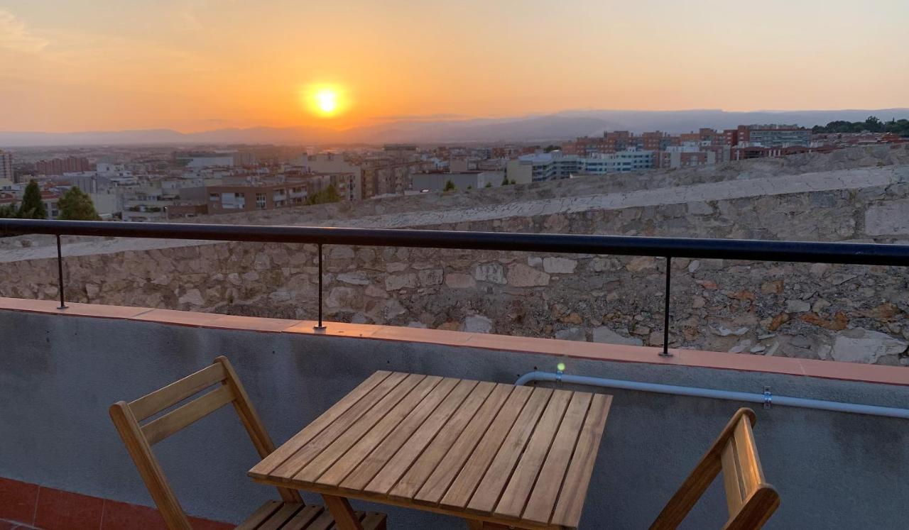 Apartamento 2 En La Muralla Romana Junto A La Catedral Tarragona Bagian luar foto