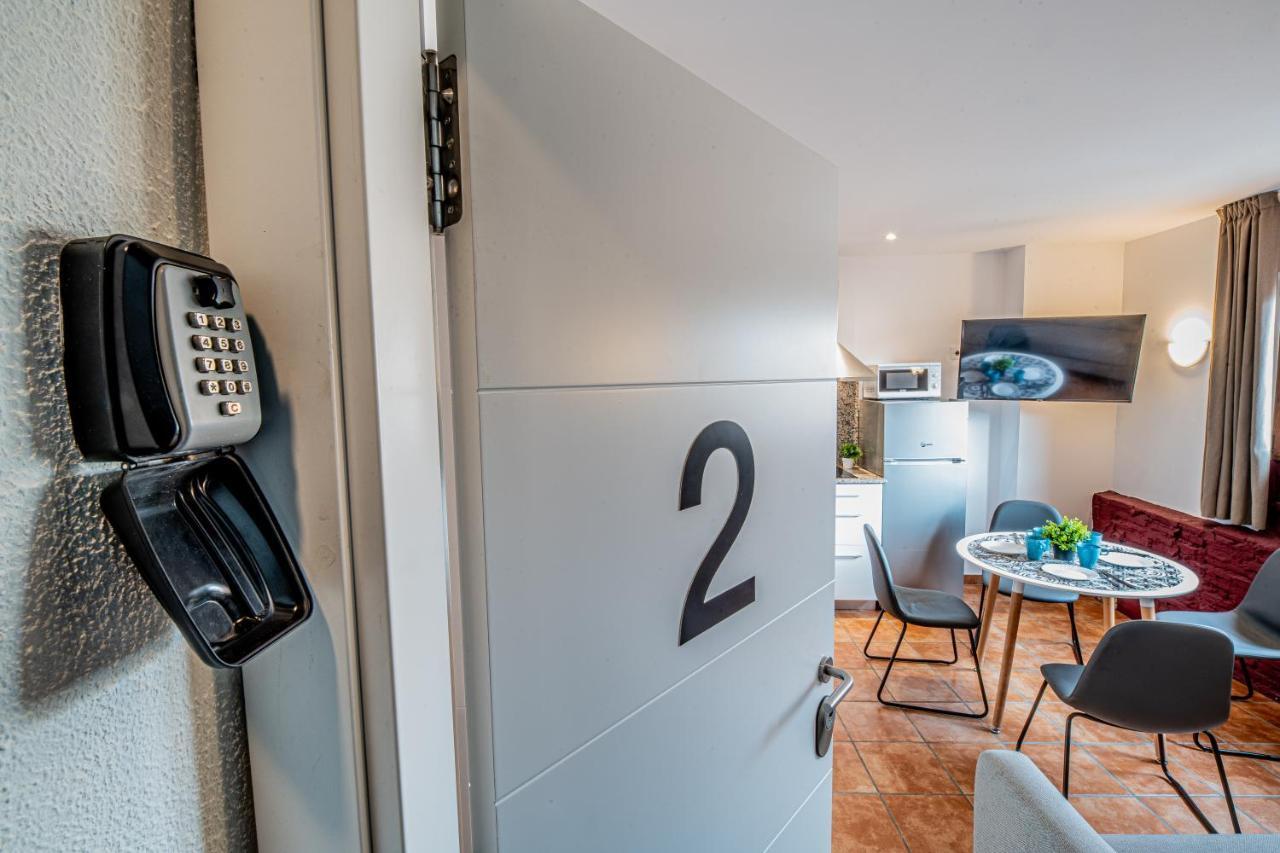 Apartamento 2 En La Muralla Romana Junto A La Catedral Tarragona Bagian luar foto