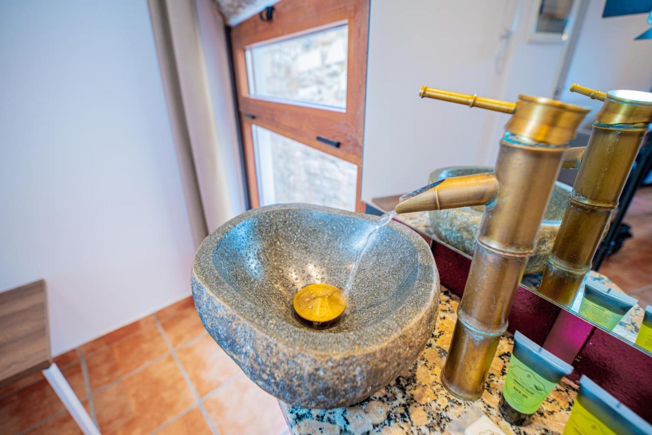 Apartamento 2 En La Muralla Romana Junto A La Catedral Tarragona Bagian luar foto